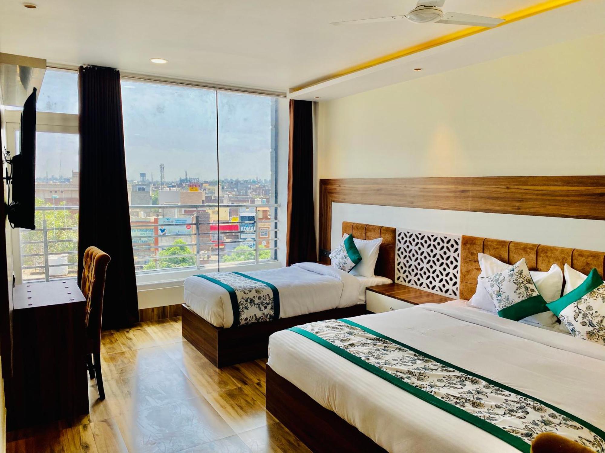 Hotel White House 350 Mtr From Golden Temple Αμριτσάρ Εξωτερικό φωτογραφία