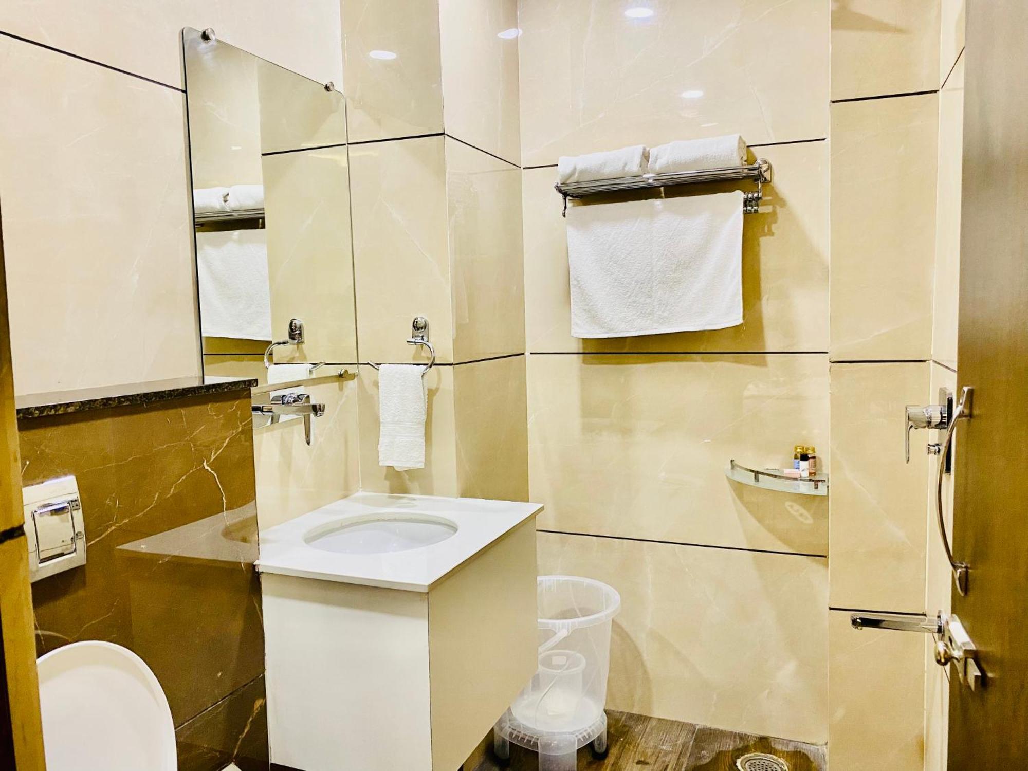 Hotel White House 350 Mtr From Golden Temple Αμριτσάρ Εξωτερικό φωτογραφία